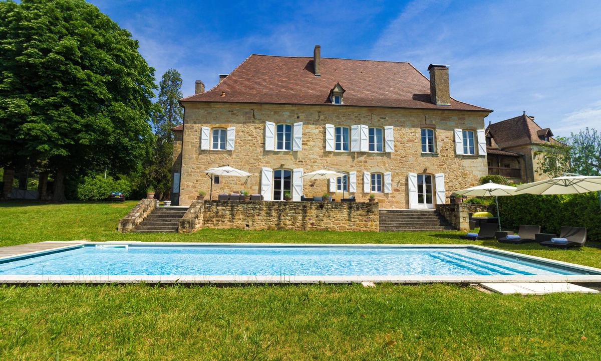 Le Bourg House | Private French Manor | Lot and Dordogne | Pool & Chef | Sleeps 10