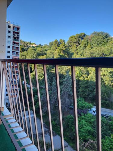 Le Ray House | Private Room-2 in HANNANA Apartment- 2 min walk To Tram 12 min to Nice train station 15 min to Massena Place