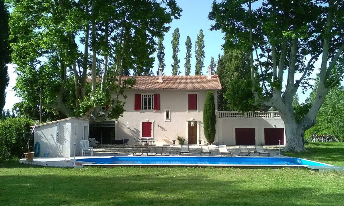 Cabannes House | Provencal farmhouse 250m2 between Alpilles and Luberon with beautiful swimming pool, 1hectare park