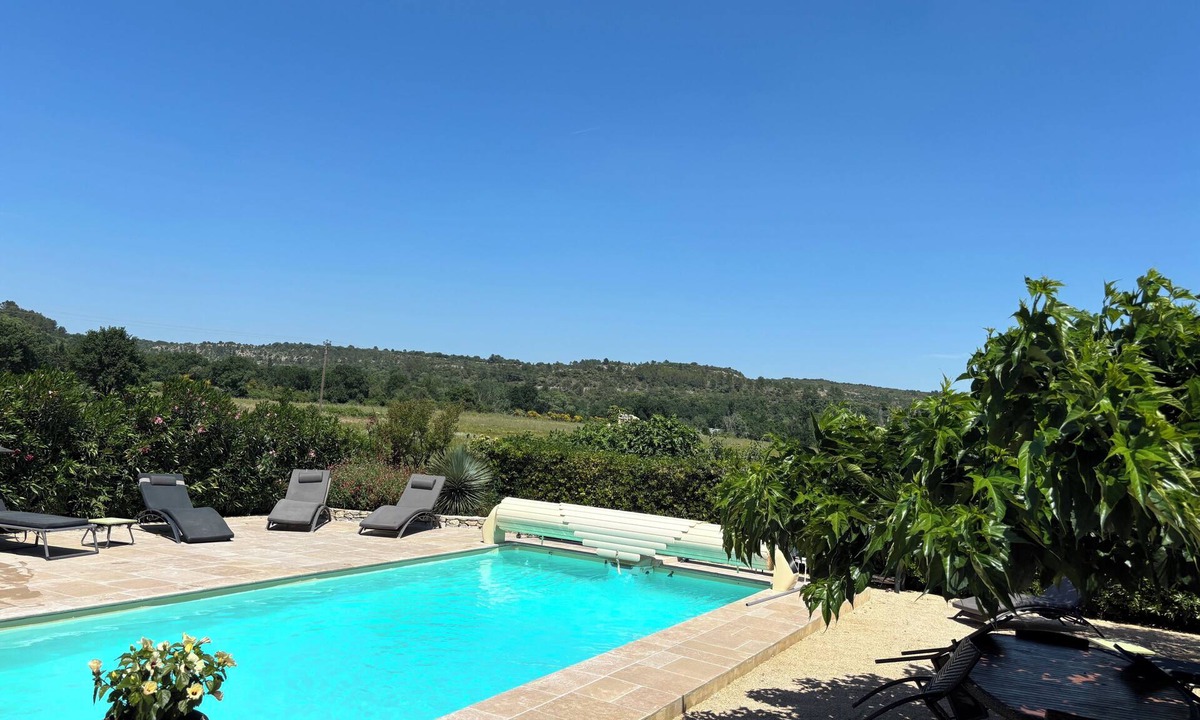Belvezet House | Provencal farmhouse renovated with air-conditioned rooms and superb view not overlooked