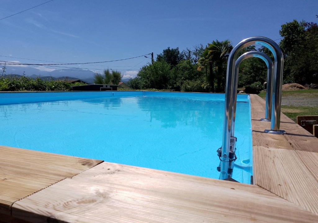 Saint-Gaudens House | Pyrenees Vue Gite - Owl - Vues Fantastique, Petit-Déjeuner, Calme, Piscine, Parking - Brand New
