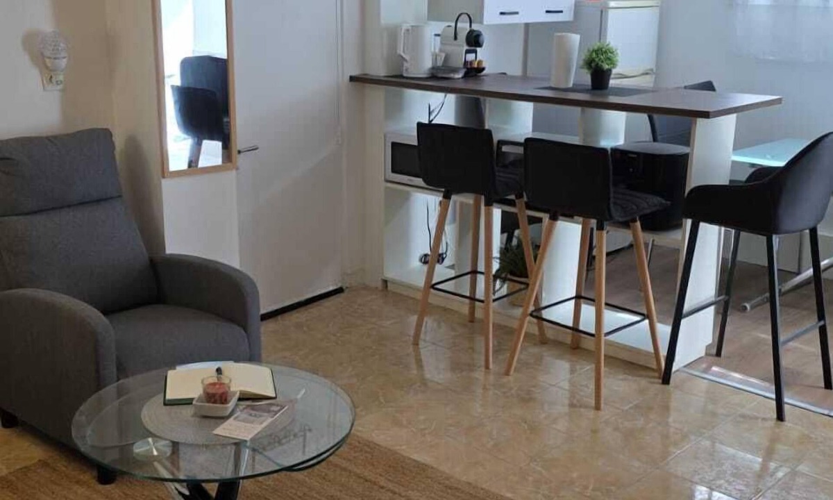 La Ferte-Gaucher House | Quiet 2-bedroom apartment with a pool and optional shared private garden