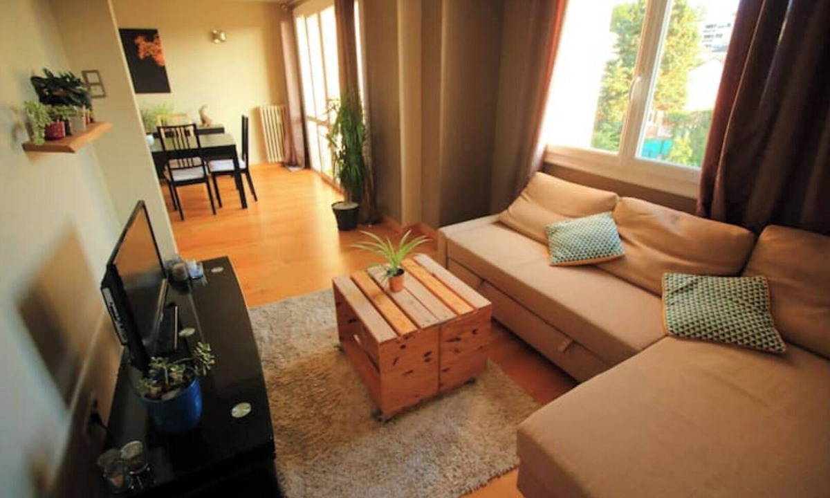 Vandoeuvre-les-Nancy Apartment | Quiet, bright apartment near Nancy Thermal with balcony