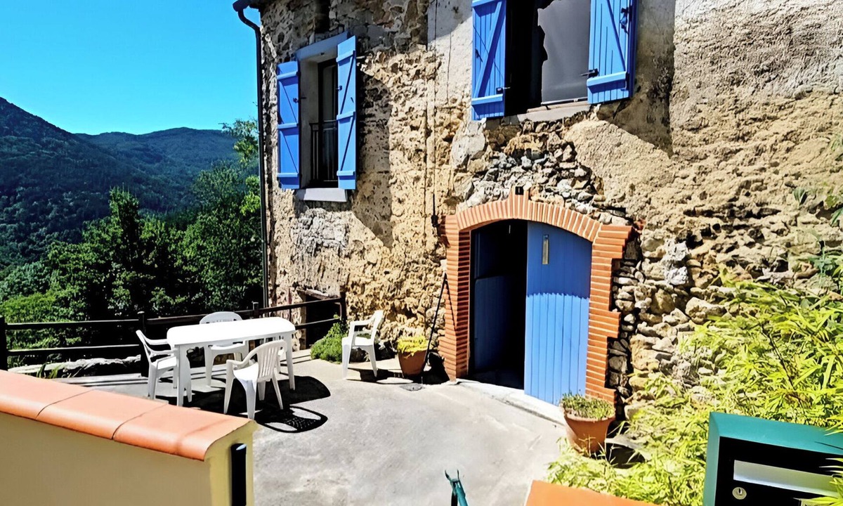 Salvezines House | Quiet house in the Aude Pyrenees. Ideal location for hikers!