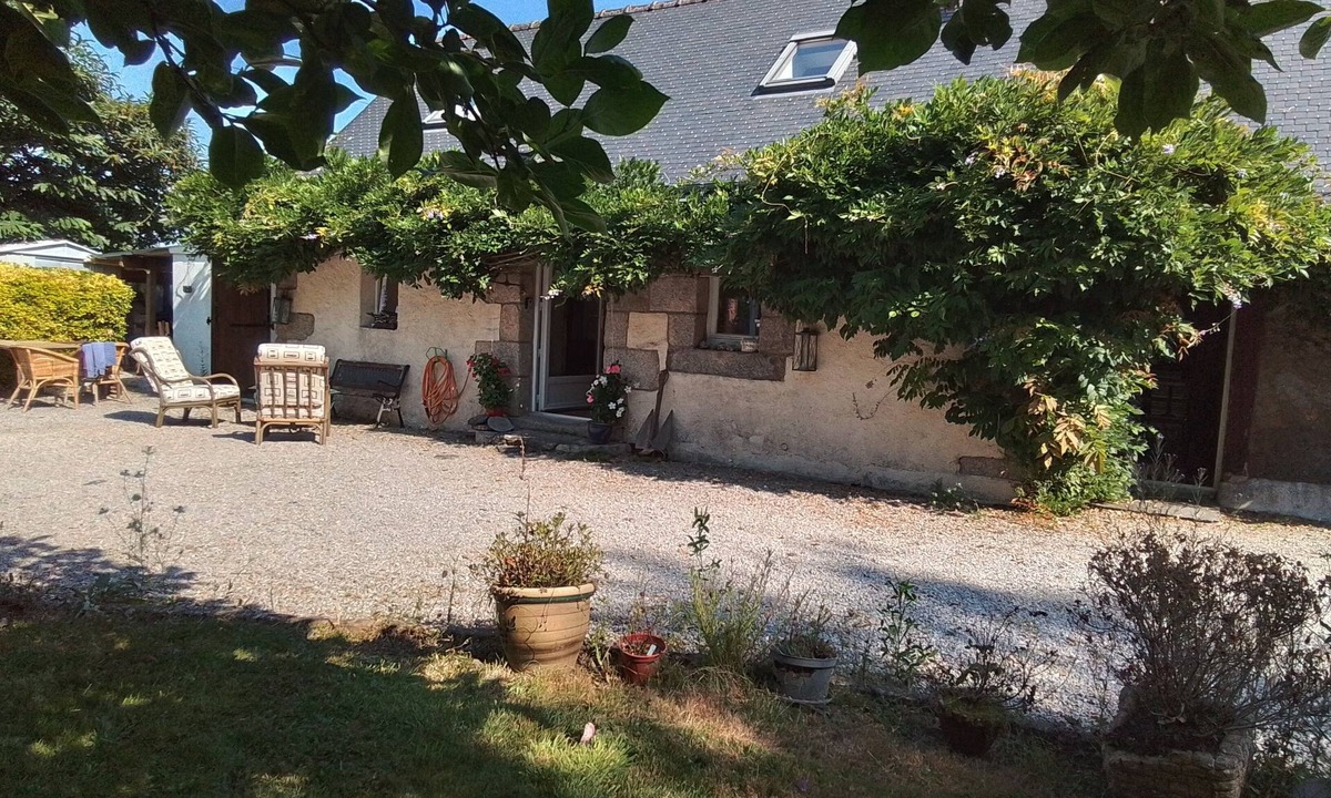 Kergrist House | Quiet little farmhouse near Lake Guerĺédan and Pontivy