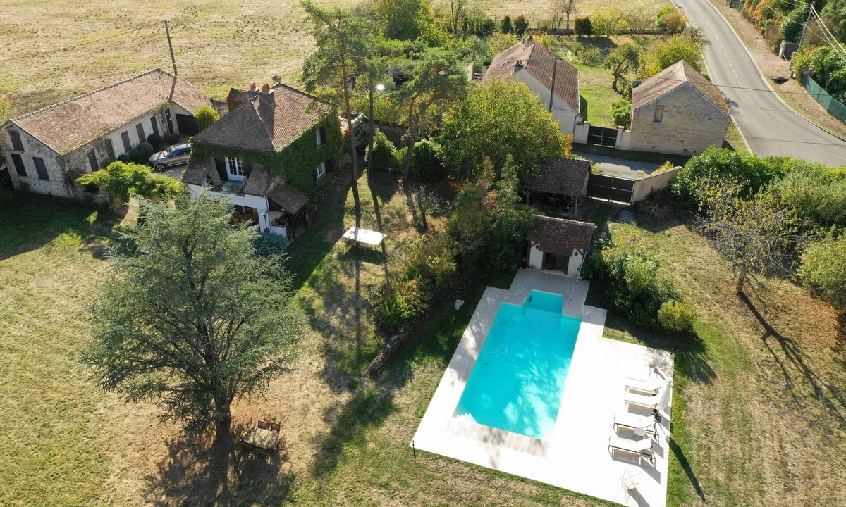 Hericy House | Quiet location near Fontainebleau - Charming house with heated pool and grounds