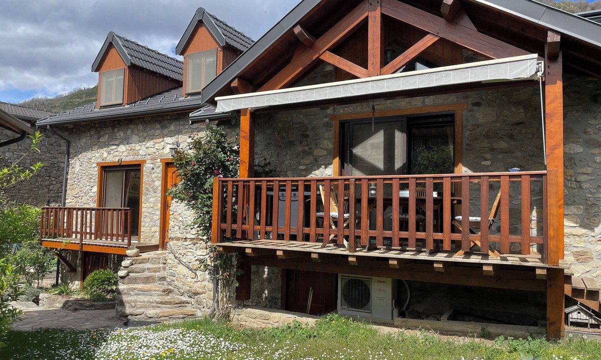 Arignac House | Quiet mountain house