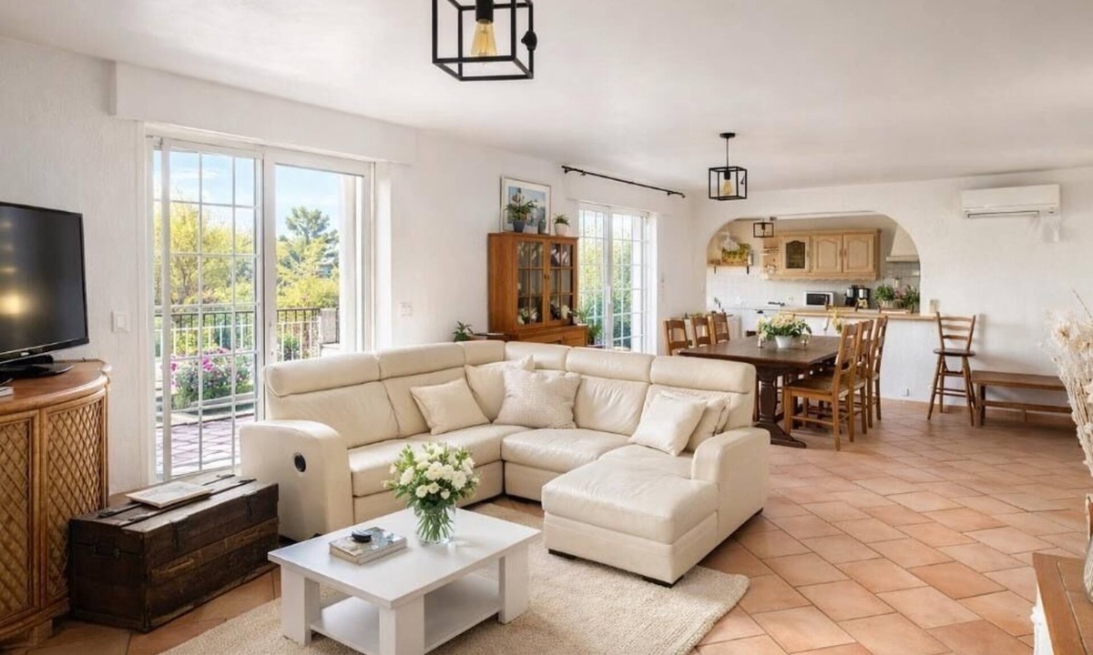 Saint-Roch Villa | Quiet observatory villa suitable for family or business