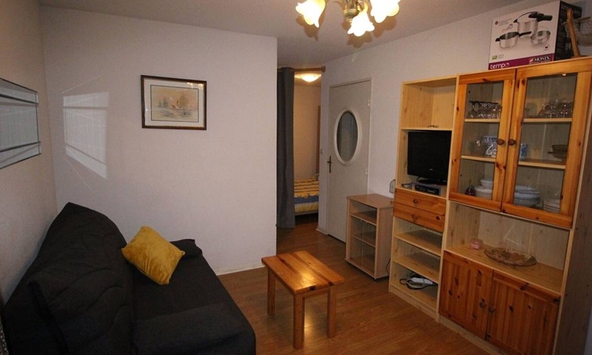 Bagneres-de-Luchon Apartment | Quiet Studio Cabin, Parking, Balcony, Pets Allowed - 4 Pers. in Bagnères-de-Luchon