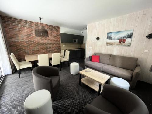 Eaux-Bonnes Apartment | Résidence Le Portillo - Piscine - 3 Pièces pour 8 Personnes MAE-4903