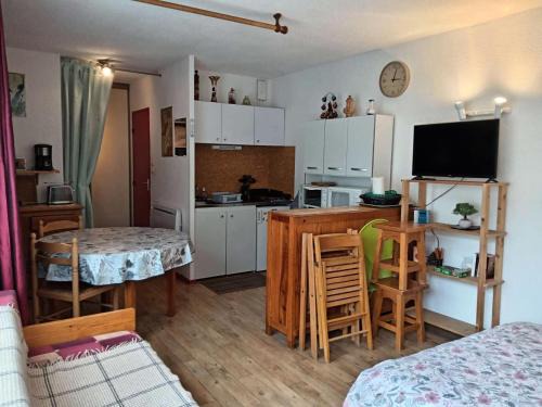 Bareges Apartment | Résidence Marmottes - Studio cabine avec place de parking couvert privé MAE-8274