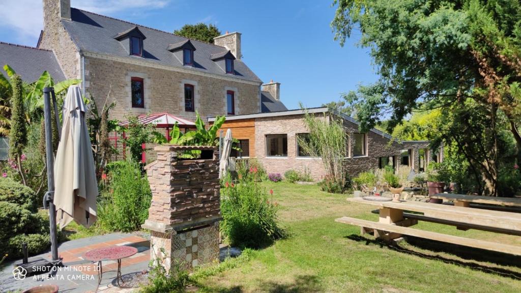 Langoat Villa | Radendour, manoir, piscine intérieure spa, billard