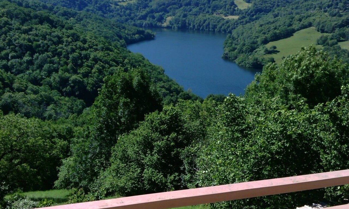 Castelnau-de-Mandailles House | Randonnée portes de l'Aubrac Vue sur Lac 4 pers 2 chambres 2wc Mandailles