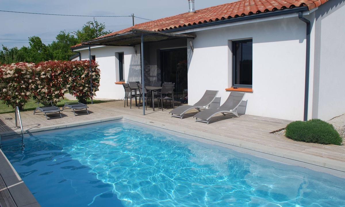Gigouzac Villa | Recent 4* villa, quiet location with private heated pool, WIFI, Air conditioning