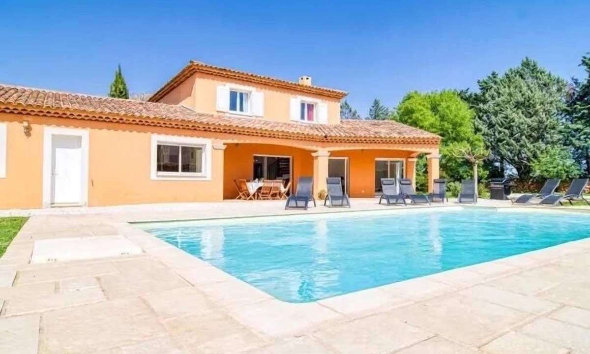 Montfort-sur-Argens House | Recent Provencal villa, 8 rooms, all comfort with swimming pool on closed space