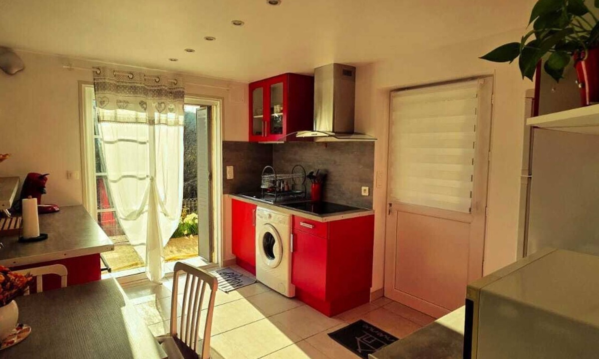 Les Eyzies Apartment | Refurbished garden apartment, spa