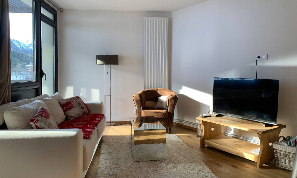 Pra Loup Apartment | Renovated 4 pers apt, balcony, close to slopes, parking