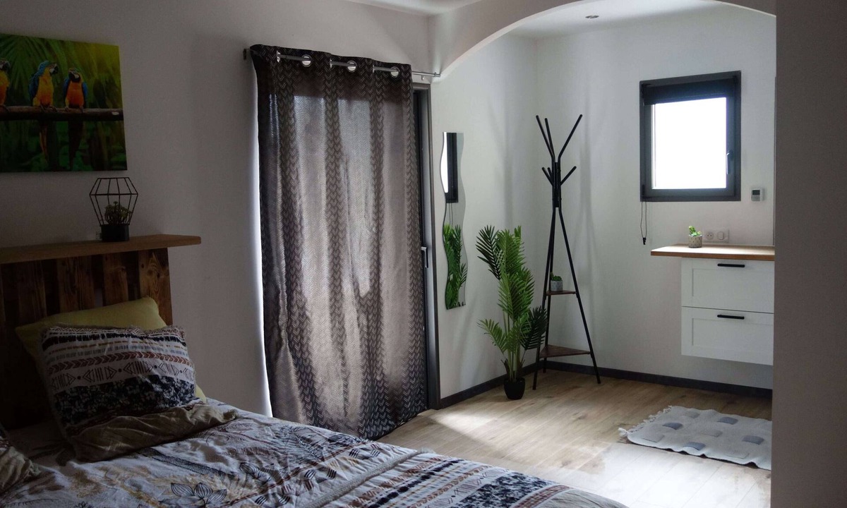 Theze House | Renovated Béarnaise barn. In the countryside, 20 min from Pau. Ideal for families