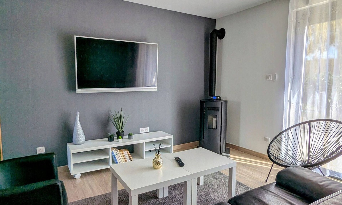 Vignot Cottage | Renovated cottage in Vignot with large grounds and 2 terraces
