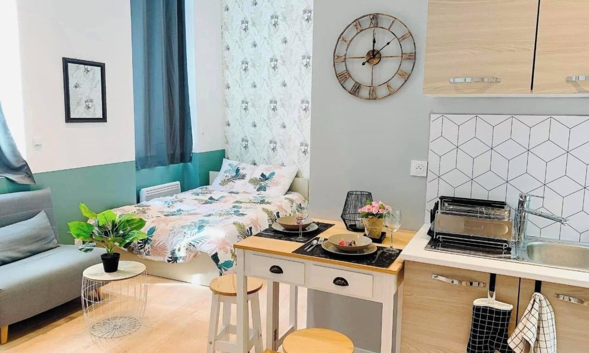 Saint-Brieuc Apartment | Renovated studio with separate toilet
