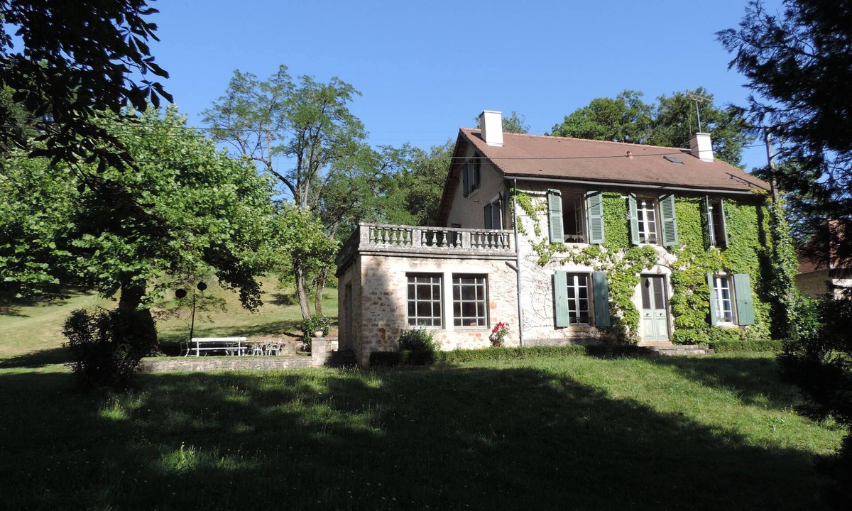 Villeneuve d'Aveyron House | Rent old family house Villeneuve d'Aveyron