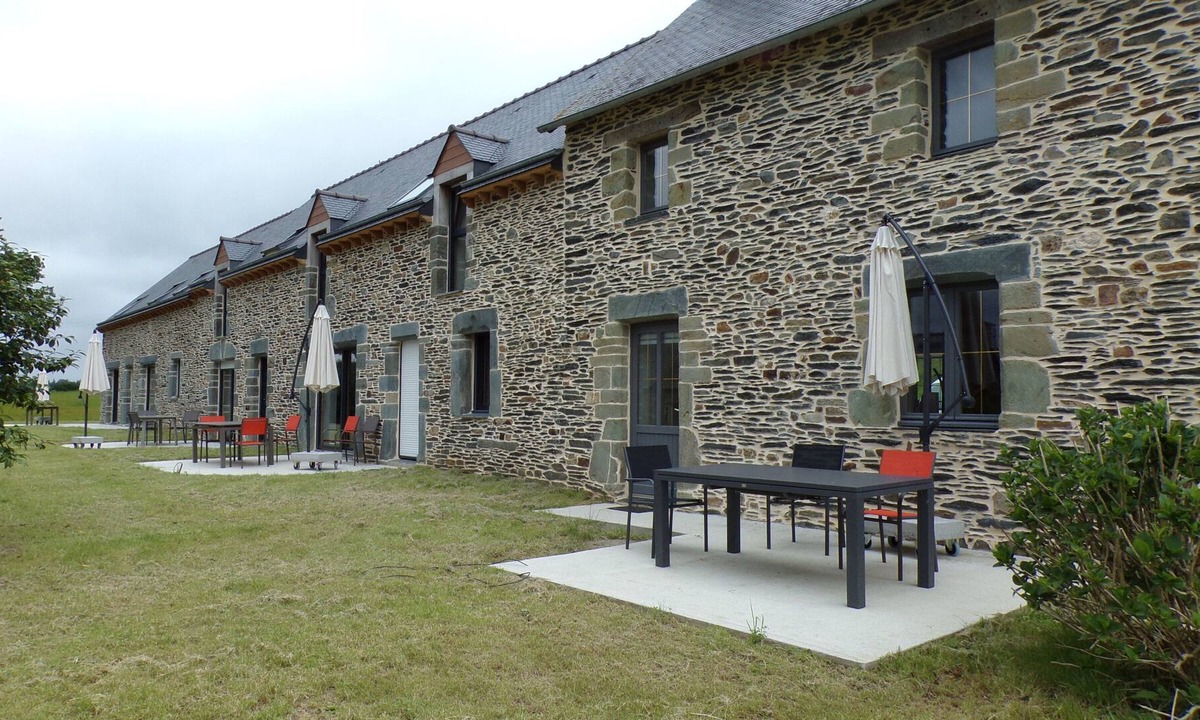 Mur-de-Bretagne House | rental cottage near Lake Guerledan Brittany