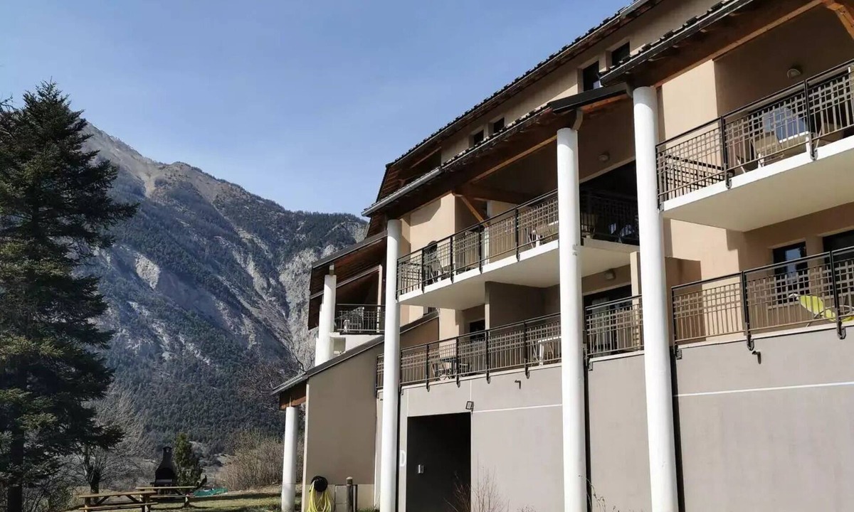 Jausiers Apartment | Residence Chateau Des Magnans Bat D - 3 Rooms for 6 People