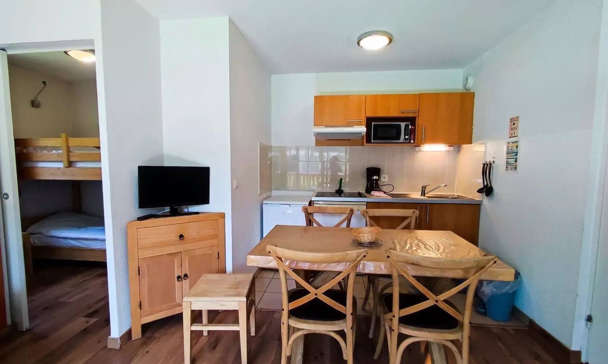 Luz-Saint-Sauveur Apartment | Residence Le Domaine du Val de Roland * - 3 Rooms 6 People Comfort