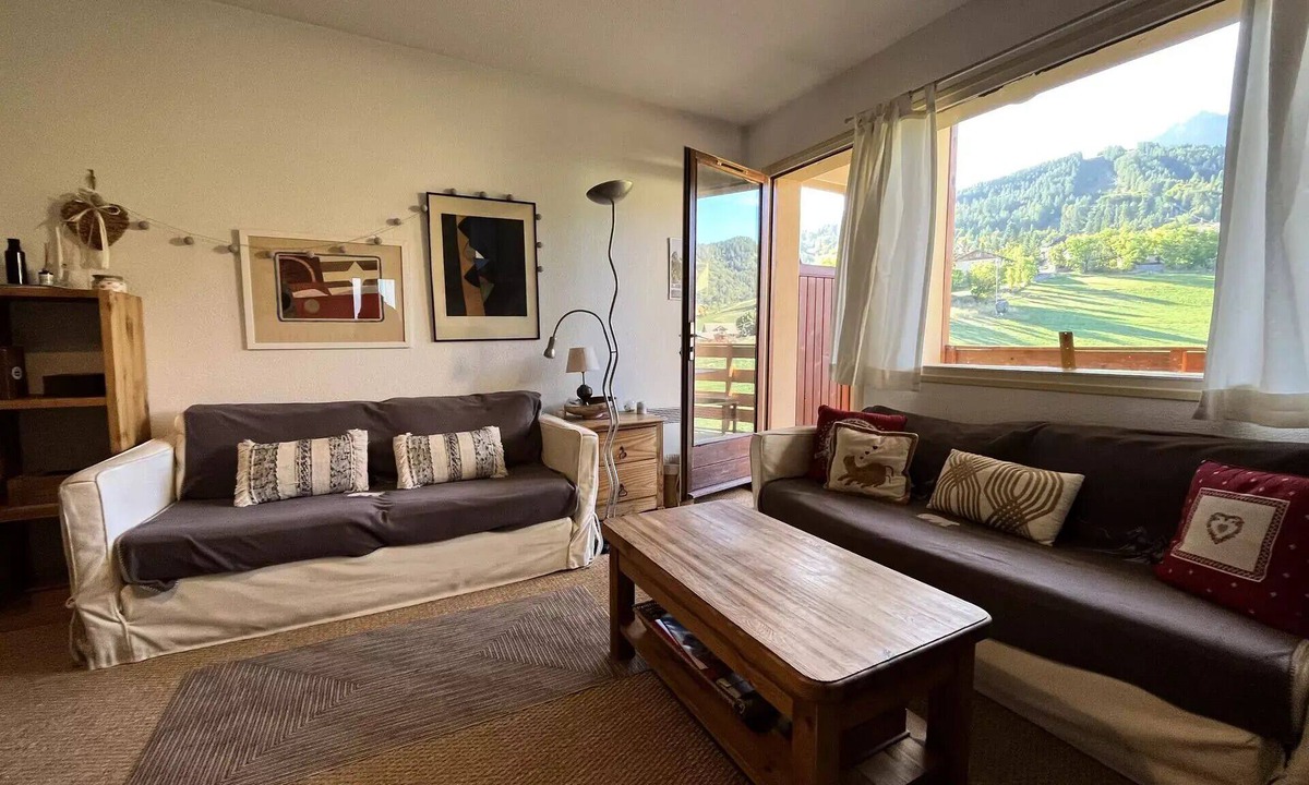 Le Sauze Apartment | Residence Les Seolanes - 4 Rooms for 8 People