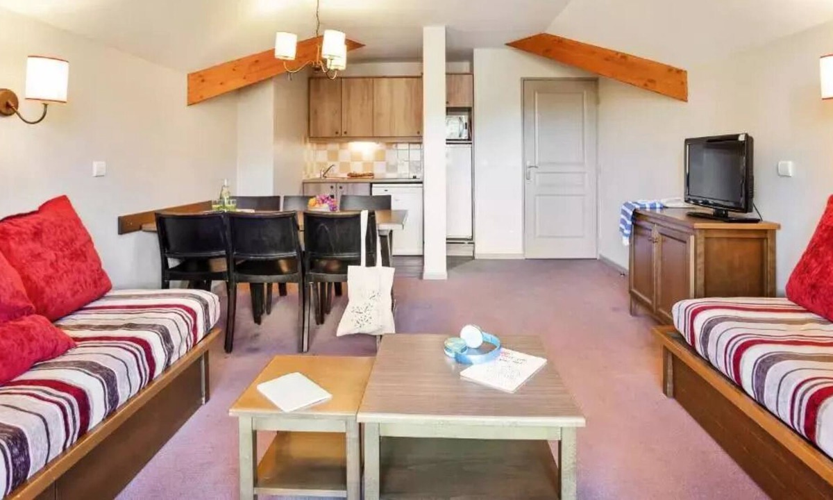 Les Claux Apartment | Residence Pierre & Vacances L'Albane - Apartment for 7 people - 2 bedrooms