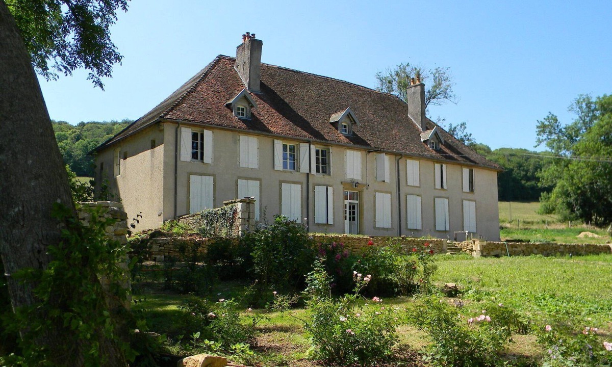 Hagneville-et-Roncourt Bed & Breakfast | Room in an 18th-century house of character