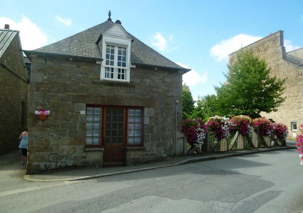 Jugon-les-Lacs-Commune-Nouvelle House | Rosette River
