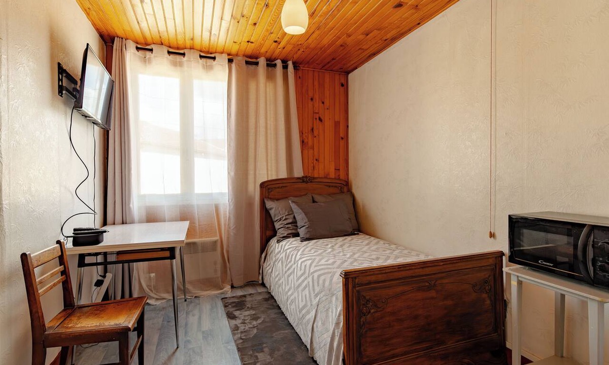 Bourbonne-les-Bains Apartment | RUSTIC 2-ROOM MINI APARTMENT, CENTRAL LOCATION, IDEAL FOR SPA GUESTS, ACCOMMODATES 3 PEOPLE