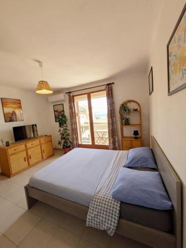 Valras-Plage Apartment | Séjour à Valras T1 Vue sur Mer - 50m centre et mer