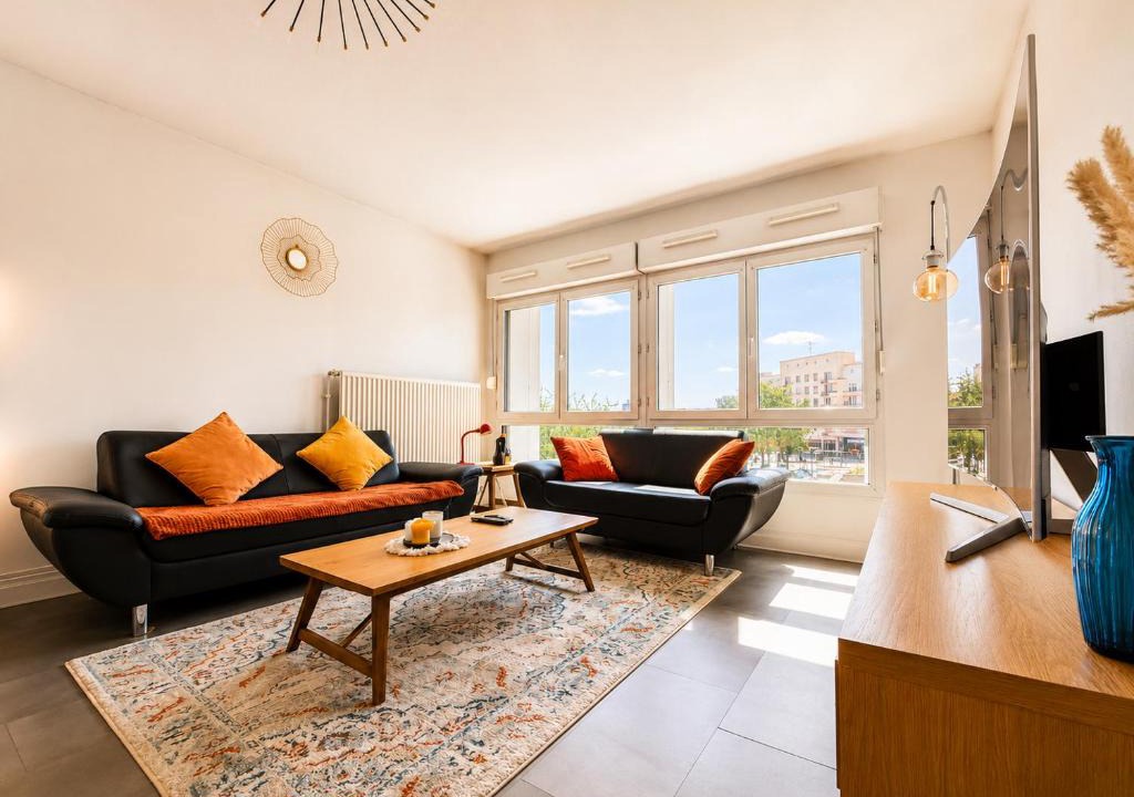 Vandoeuvre-les-Nancy Apartment | Séjour avec espace fitness privé - Proche Nancy