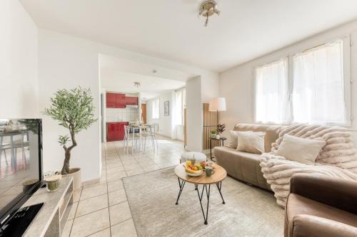 Tarbes Apartment | Séjour pro au centre de Tarbes, terrasse privée, wifi, calme et autonomie
