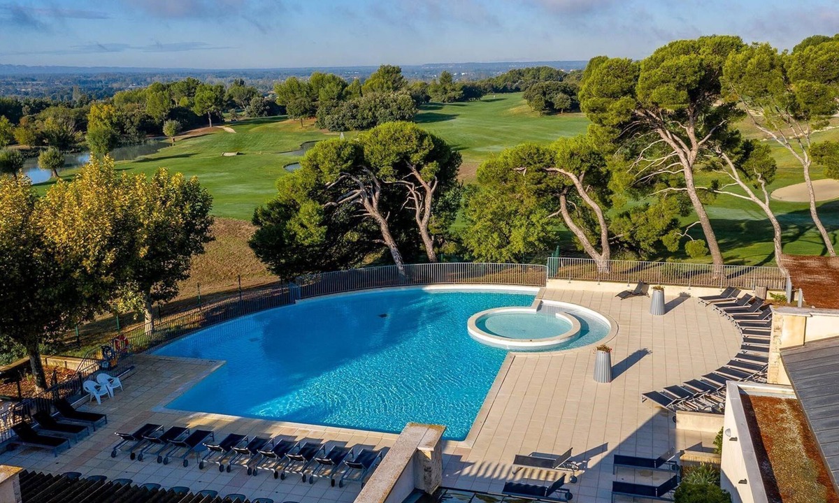 Saumane-de-Vaucluse Condo | Séjour provençal 7p : clim, tennis & piscine