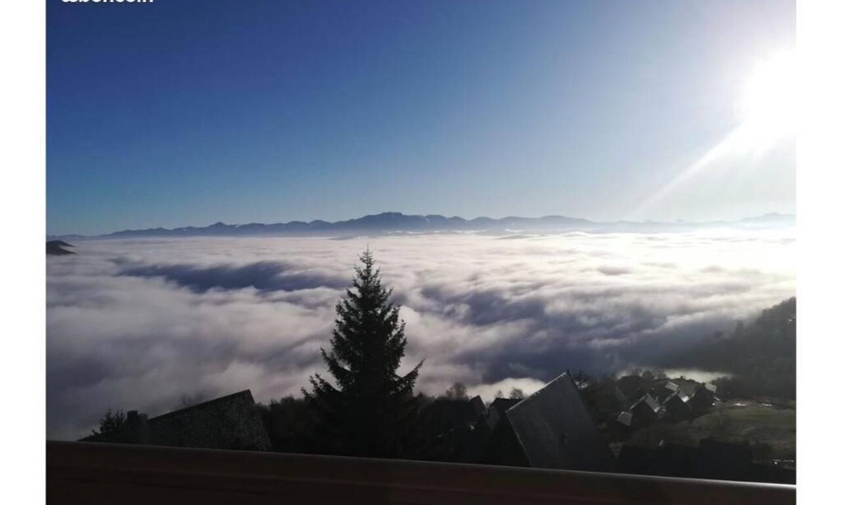 Vignec Apartment | Saint-Lary Pla d'Adet – Ski-in/Ski-out Apartment with Valley Views