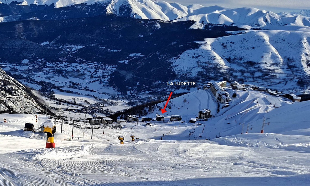 Pla d'Adet Apartment | Saint Lary Soulan-Pla D'adet. Renovated 8-bed apartment 30m from slopes.