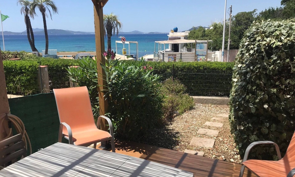 Le Pradet House | Sea-view apartment facing Toulon harbor. Sandy beach 10 m'away.