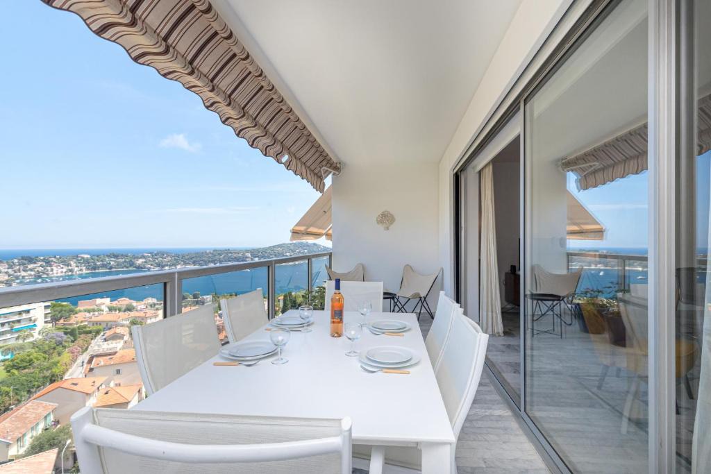 Villefranche-sur-Mer Apartment | Sea View Park Swimming Pool & Tennis 2 Bdrs
