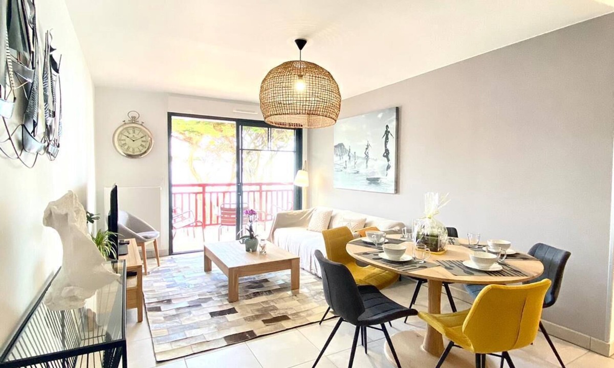 Pleneuf-Val-Andre Apartment | SEAFRONT APARTMENT VAL ANDRE ALL INCLUSIVE FOR 5 PEOPLE