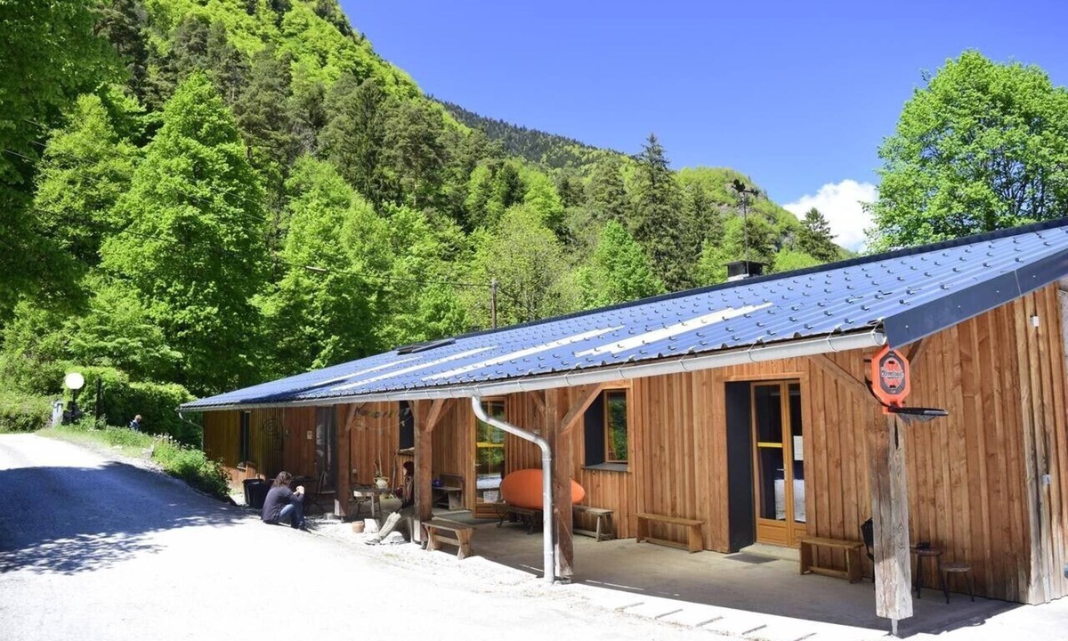 Bagneres-de-Luchon House | Skioura Holiday Home, Group Accommodation