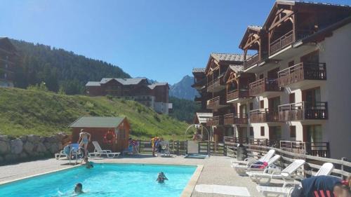 Puy-Saint-Vincent Apartment | SOLEIL DES ECRINS Puy Saint Vincent 1800 appart 4 pers refait neuf