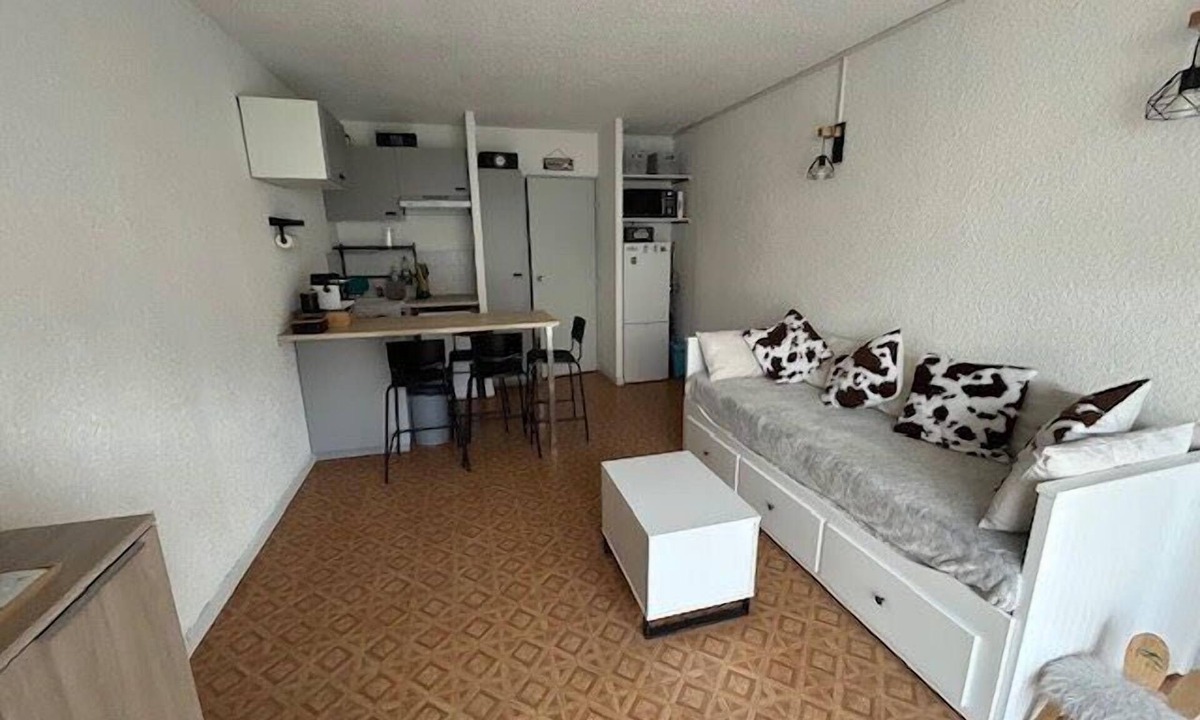 Le Sauze Apartment | South-facing terrace studio in resort center