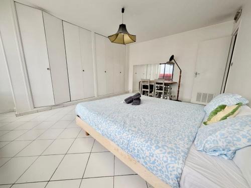 Quartier des Eaux-Claires Apartment | Spacious 80m2 Apartment - 8th Floor, Free Parking, Sleeps 5