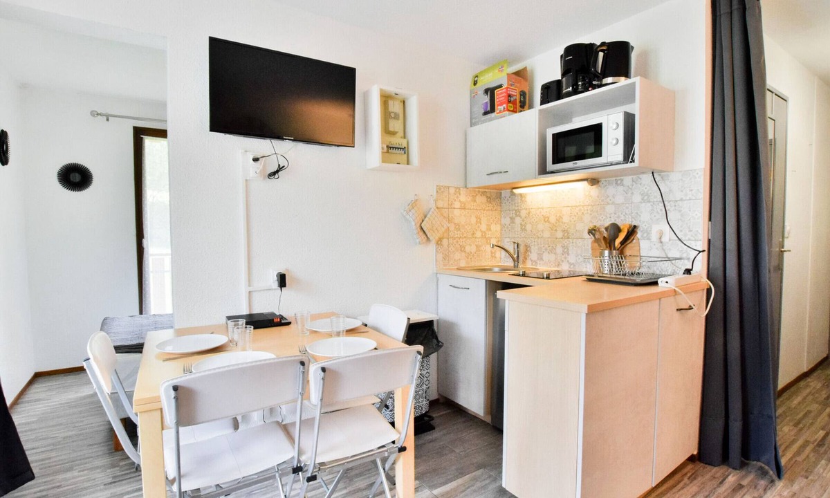 Bernex Apartment | Spacious apartment near ski slopes, Bernex