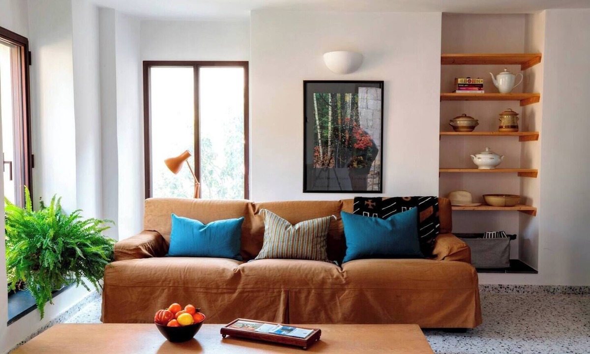 Imperia Apartment | Spacious apartment with pool in historic palazzo above the Italian Riviera