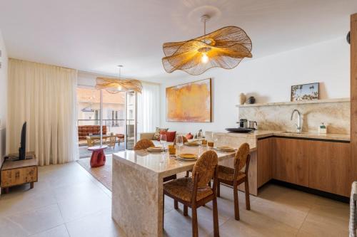 Riquier Apartment | Spacious apartment with terrace and parking