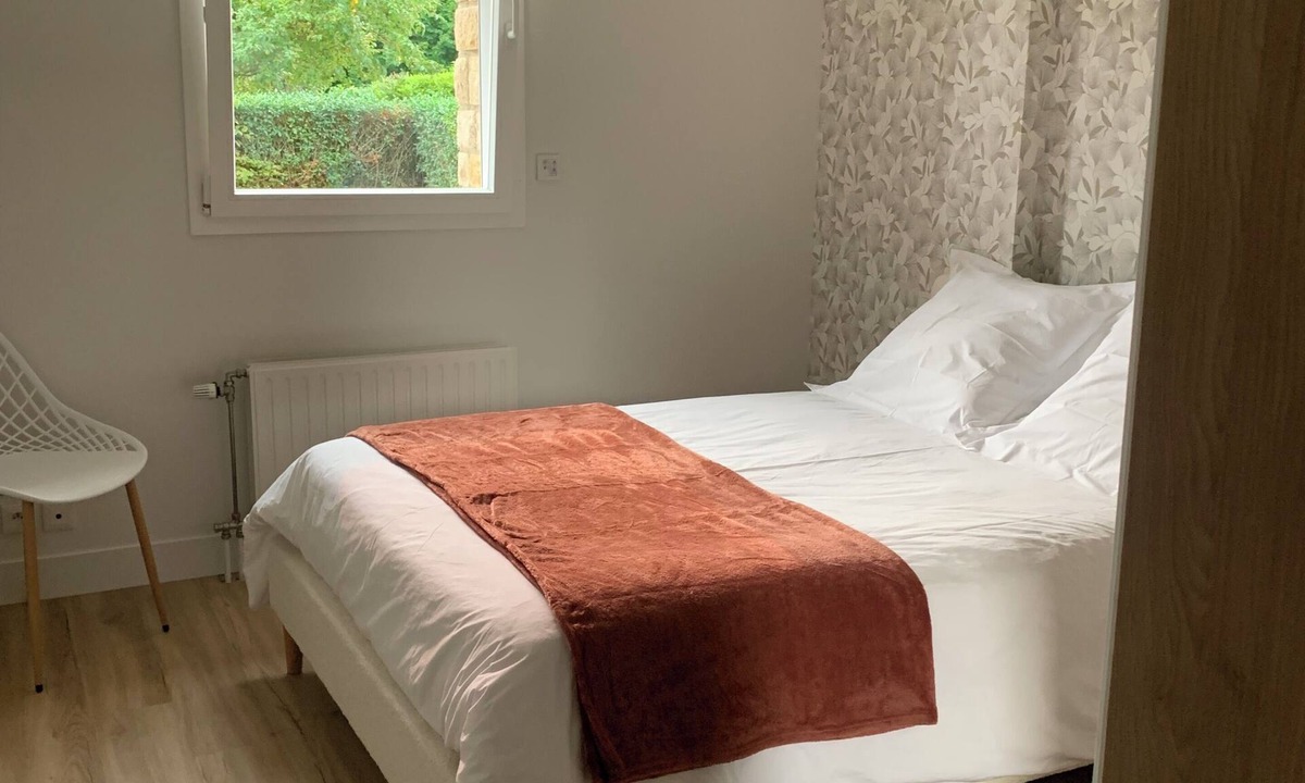 Plancoet Apartment | Spacious, quiet apartment close to all amenities, at the crossroads of the beaches